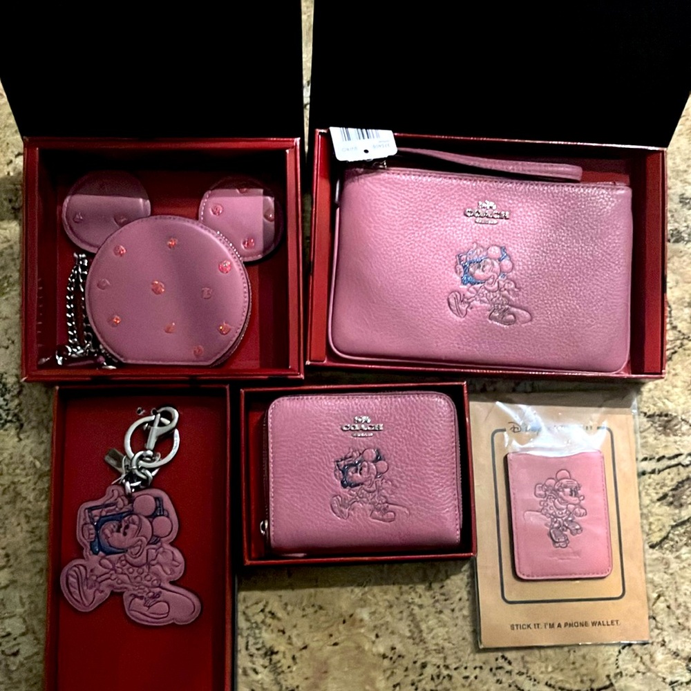 NWT! Coach boxed collectors, edition, Disney MM Rose pink 5 set
